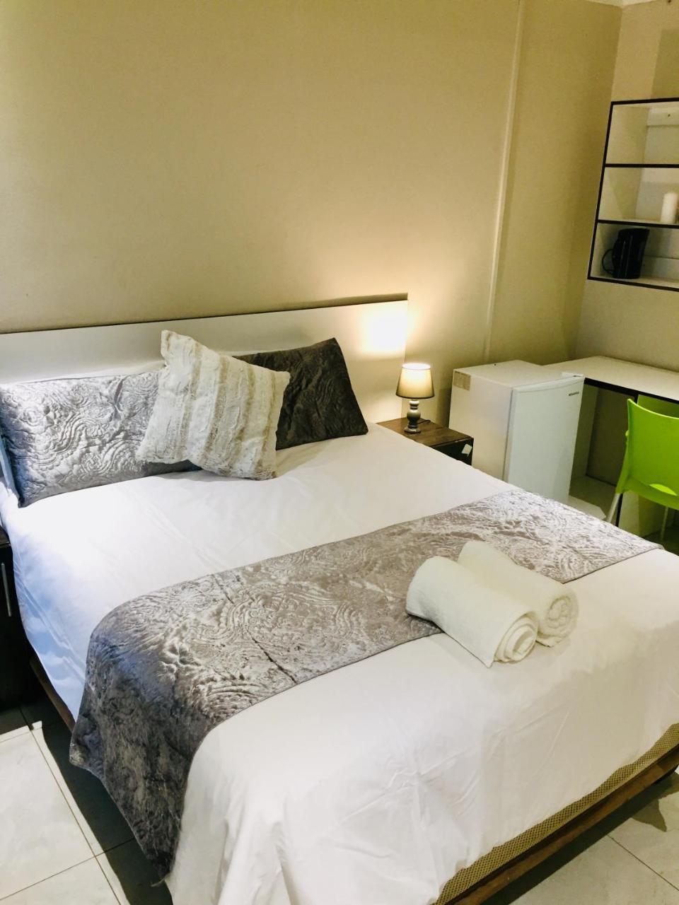 Tshedza Guest House Pretoria-Noord Eksteriør bilde